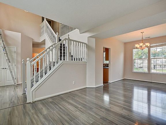 3rd image of 3935 Towhees Dr
