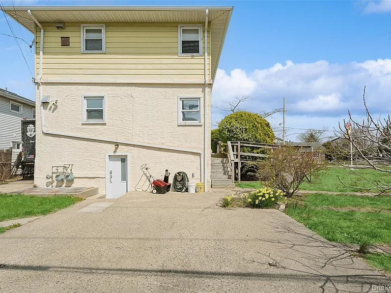 31 Julian Pl #1S — Photo 18