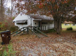 706 W Outer Dr, Oak Ridge, TN 37830