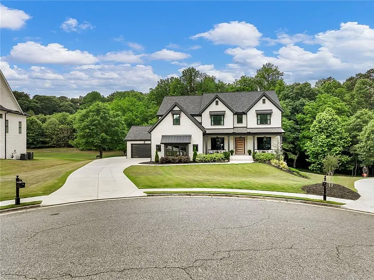 566 Versailles Dr — Photo 68