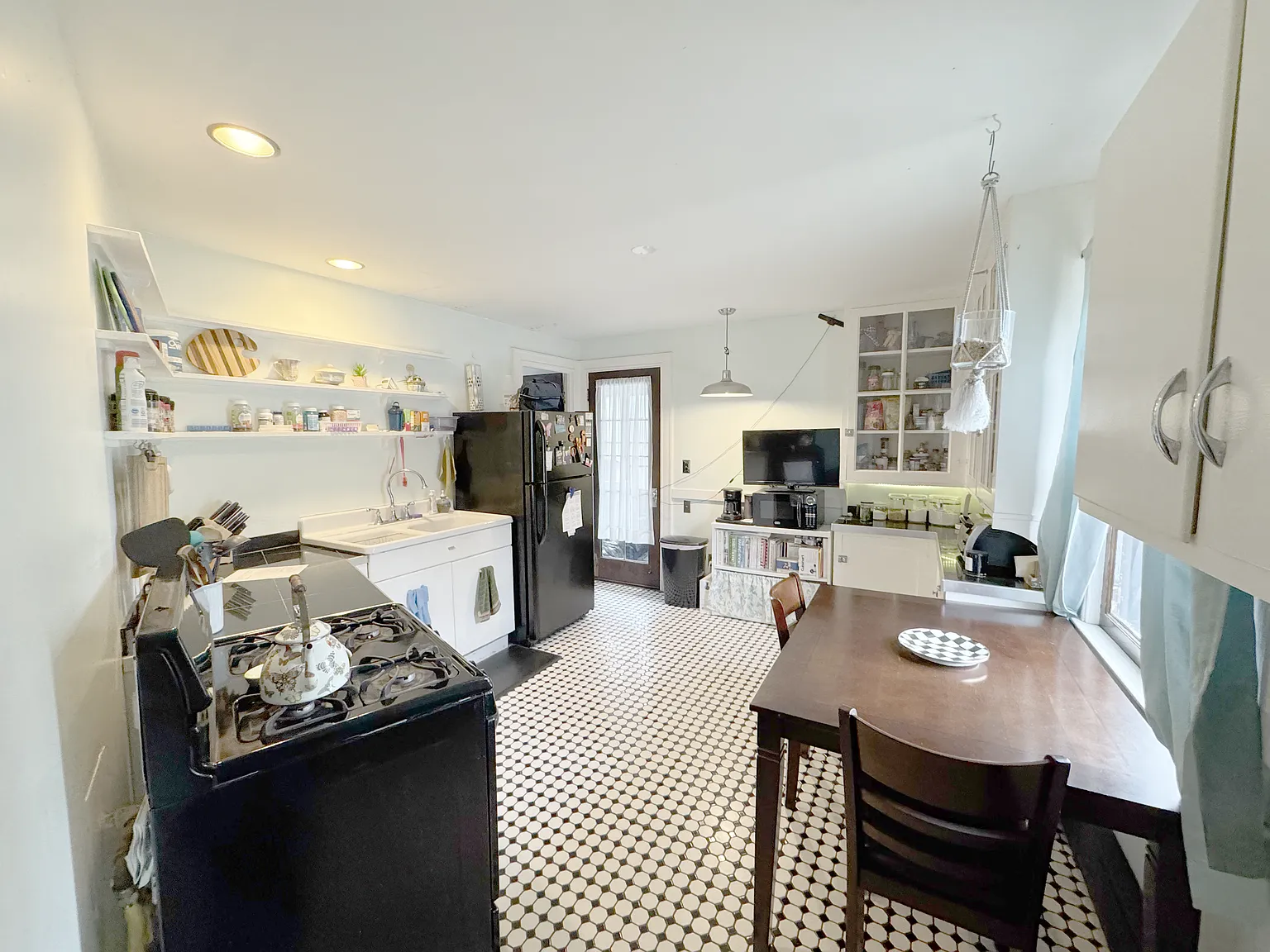 2 bed, $1,750 — Photo 4