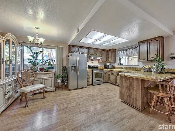 5th image of 3784 Forest Ave