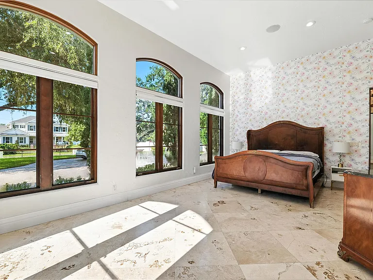 4555 W Swann Ave — Photo 23