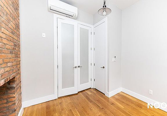 5th image of 246 Stanhope St APT 1R