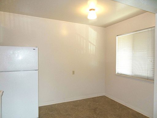 4th image of 629 N 1st St APT 3
