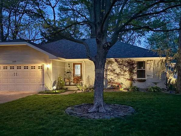 2018 S Dollison Avenue, Springfield, MO 65807