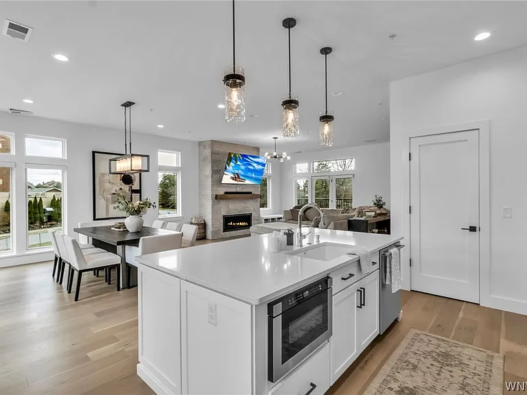 240 Lakefront Blvd — Photo 13