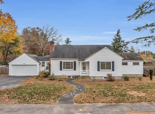 9 Plains Rd, Bedford, NH 03110