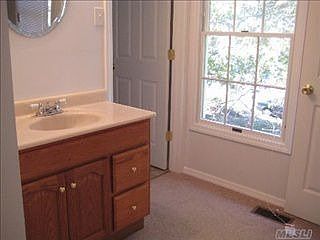 4th image of 8 Foreston Cir