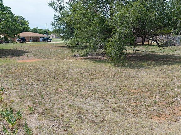 4th image of 416 N Illinois St Lot 19-22