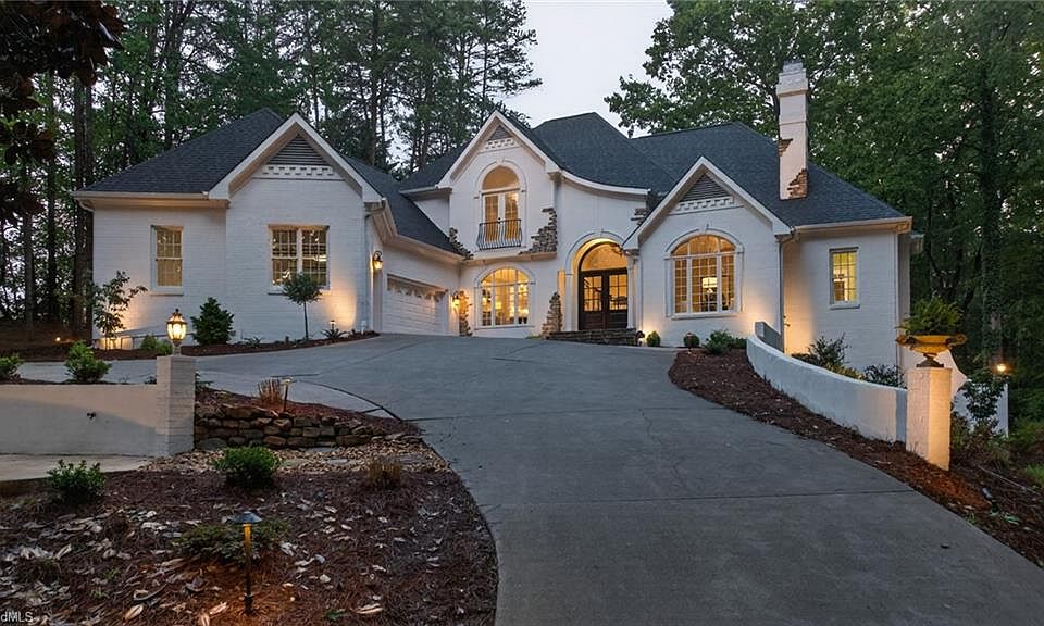 1st image of 605 Oak Valley Blvd