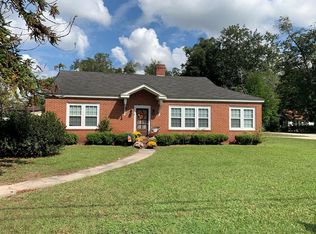 119 Anthony St, Baxley, GA 31513