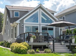 N27W27152 Woodland Dr, Pewaukee, WI 53072