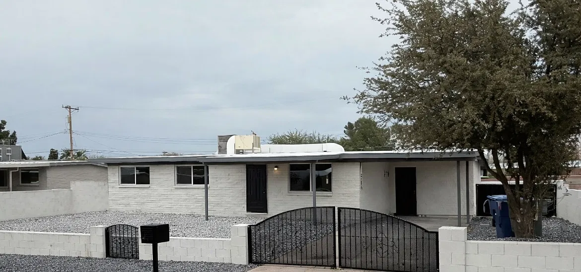 E Frankfort Stra, Tucson — Photo 1