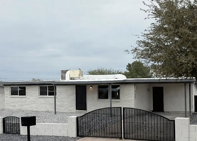 E Frankfort Stra — Photo 1