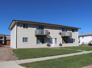 1812 6th St SE APT D, Minot, ND 58701
