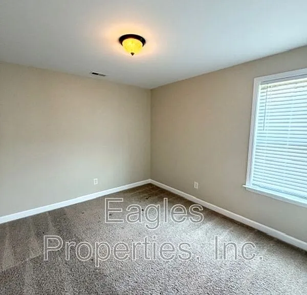 215 Ingram Fields Dr — Photo 8