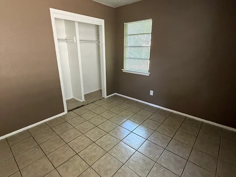 820 Milam Dr — Photo 6