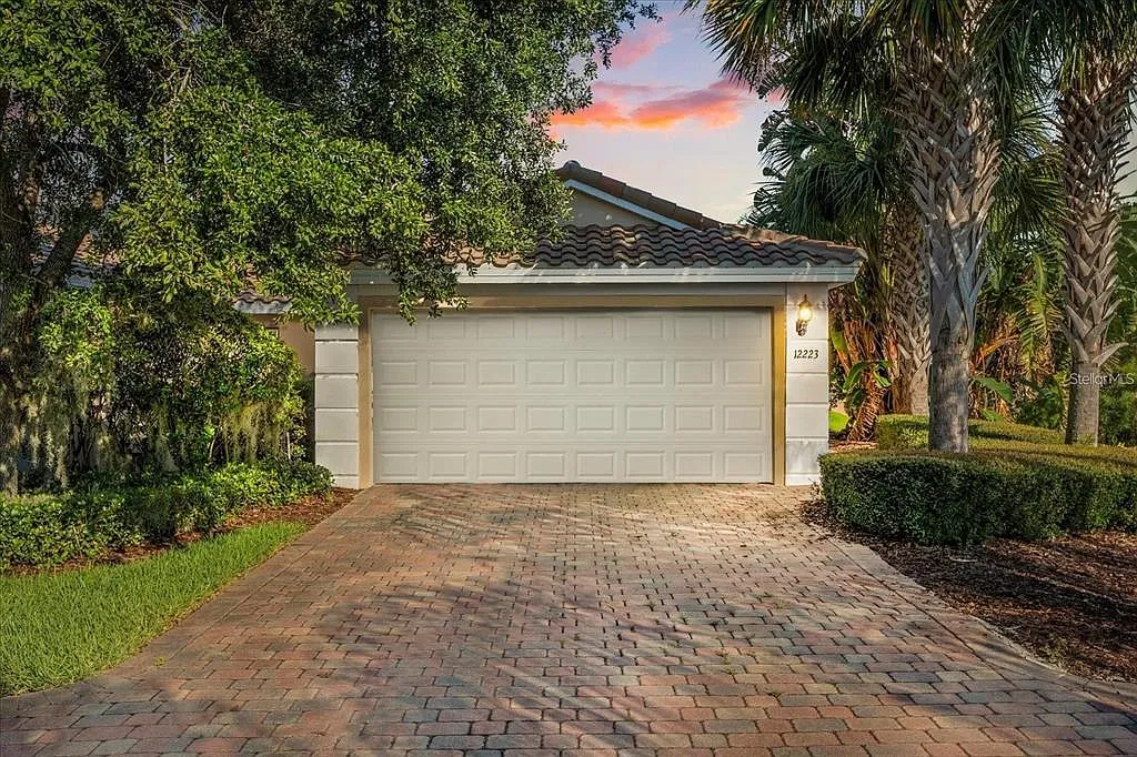 3 bed, 2.0 bath, 1554 sqft, $2,800 — Photo 1