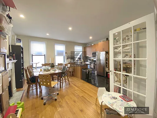 Rented by ZealEstate Group Inc | media 18