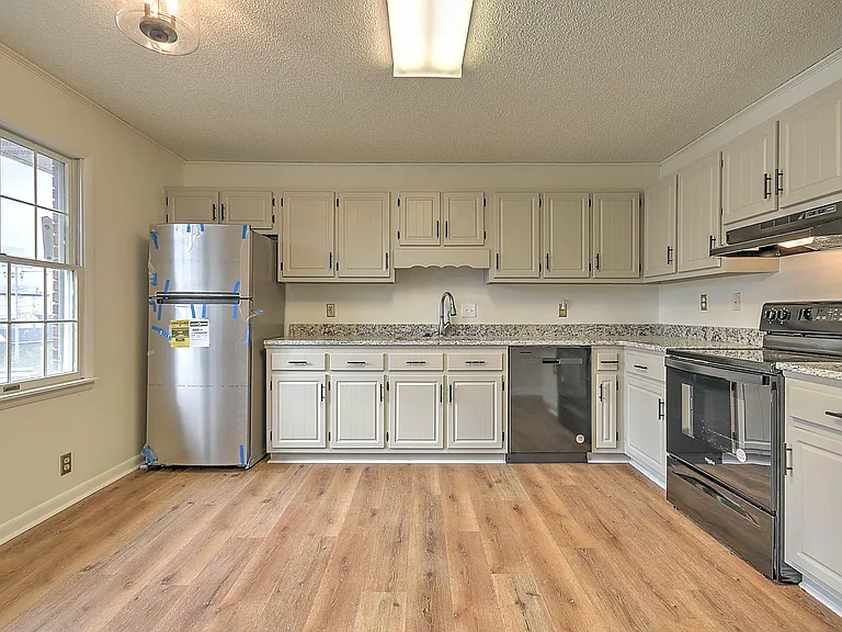 424 W Maple St #2 — Photo 19
