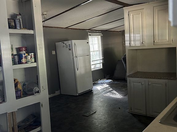 3rd image of 441 Lakewood Dr