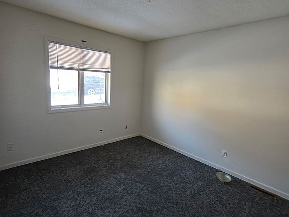 3rd image of 2015 Newton Dr