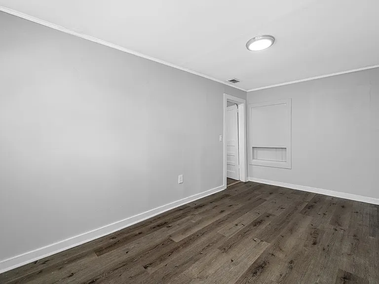 7707 N Huntley Ave — Photo 16