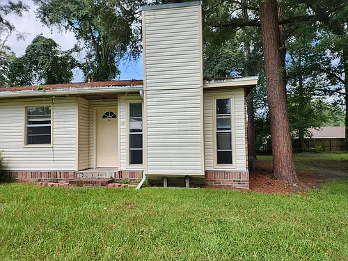 118 SE Bracken Way #101 Photo 1