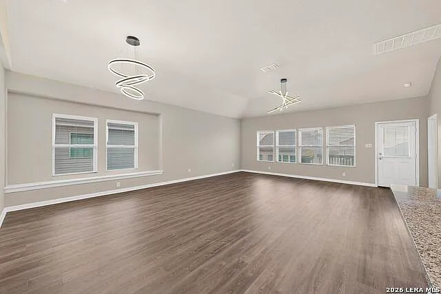 4 bed, 3.5 bath, 2628 sqft, $2,200 — Photo 4