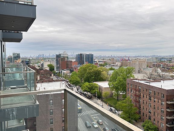 4th image of 141-26 Northern Blvd #9C