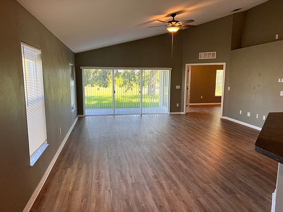 3rd image of 6818 Cambridge Park Dr