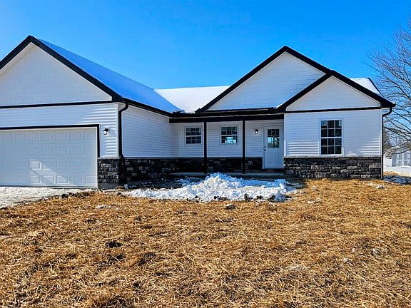 2nd image of 115 Comanche Dr
