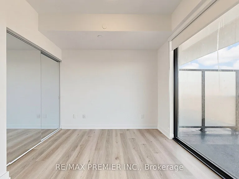 2075 Lakeshore Rd #2001 — Photo 20
