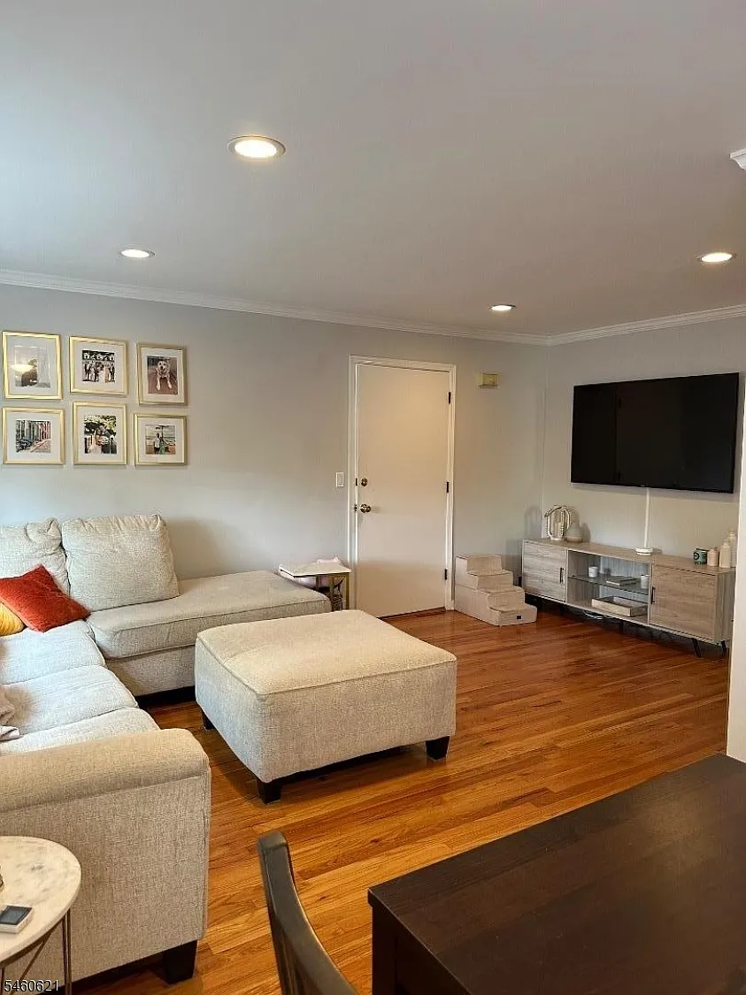 112 Preston Ave — Photo 4