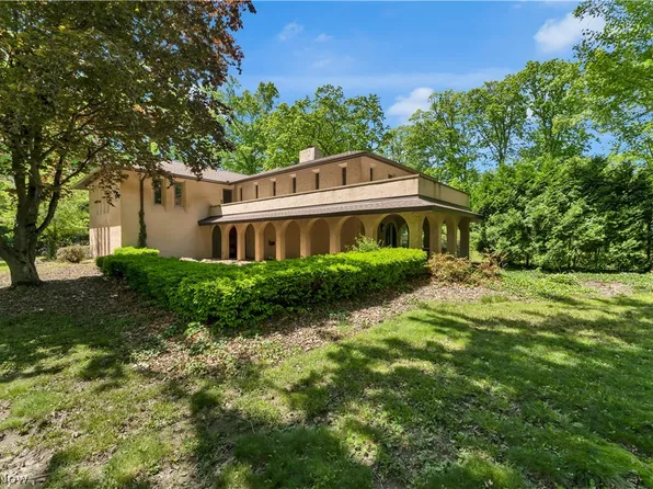 8551 Hunters Trl SE, Warren, OH 44484
