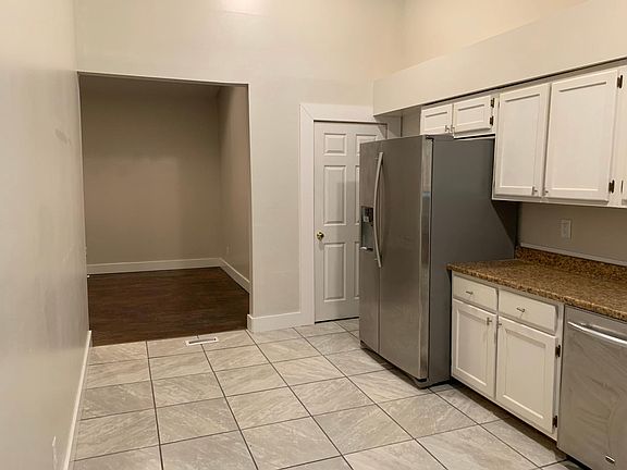 3rd image of 122 Mullins Hl #A