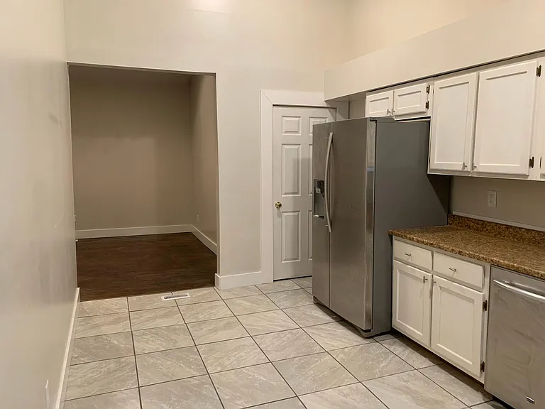 122 Mullins Hl #A — Photo 3