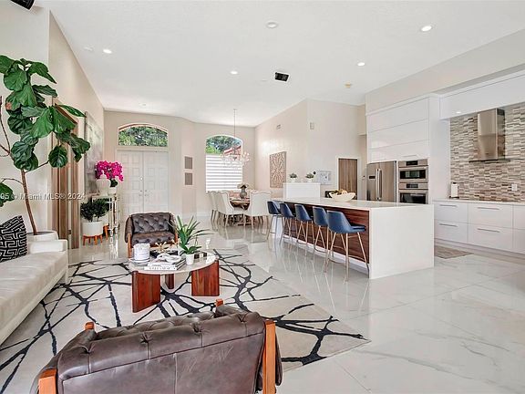 5th image of 3030 Lakewood Dr #0
