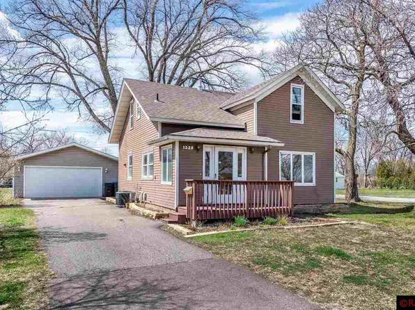 1328 4th Ave, Mankato, MN 56001