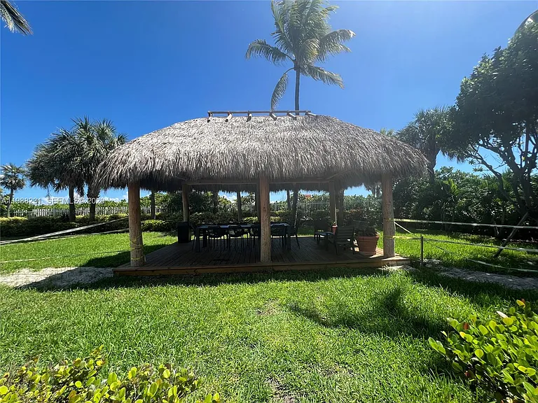 2401 Collins Ave #803 — Photo 31