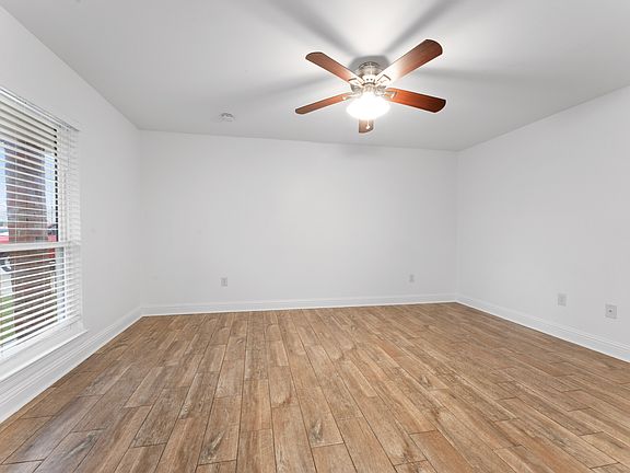 5th image of 8740 Aubin St