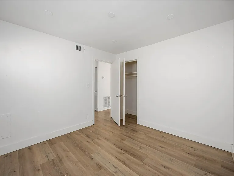 2218 Hazard St #4 — Photo 14
