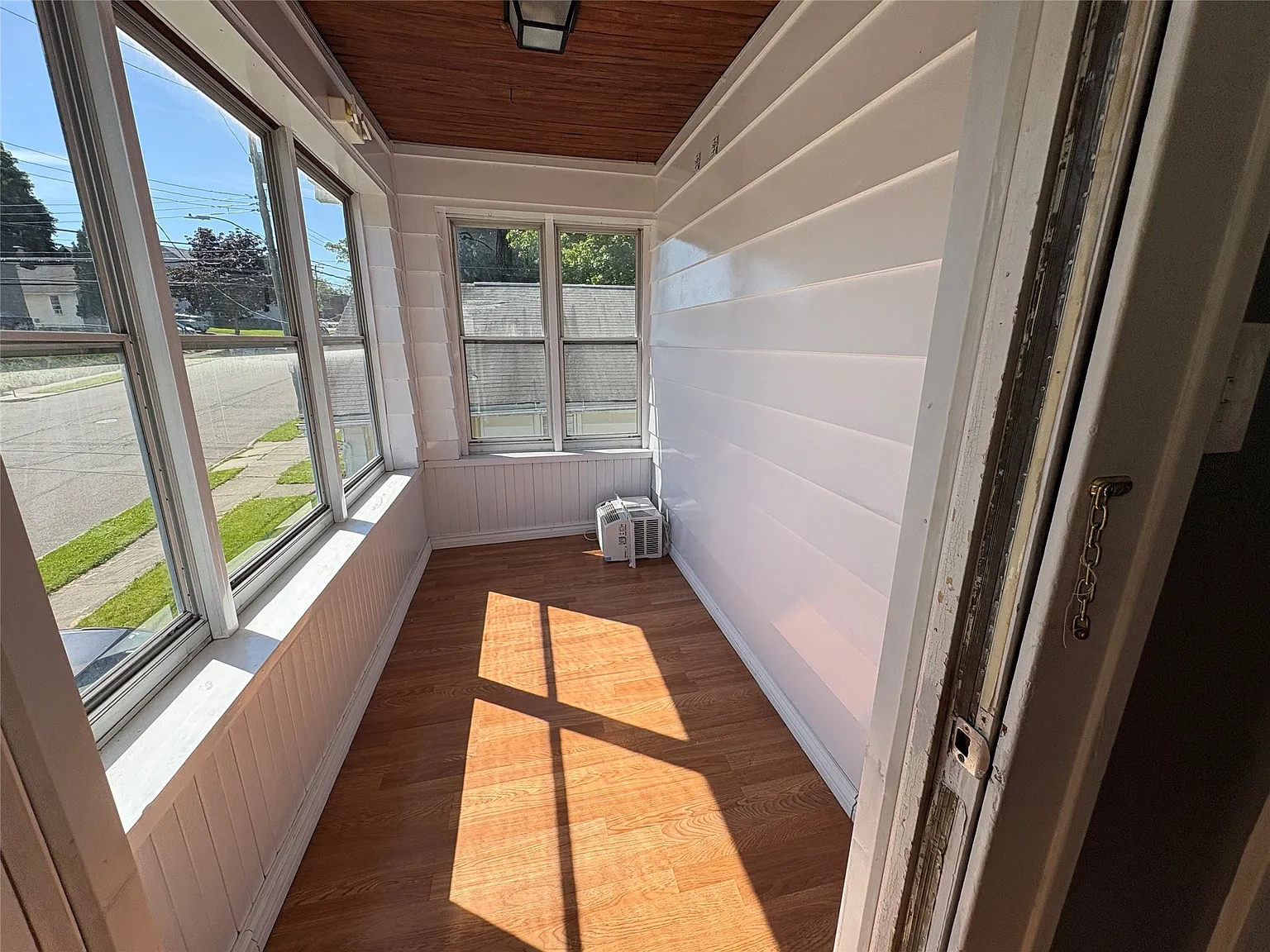 2 bed, 1.0 bath, 923 sqft, $1,500 — Photo 4