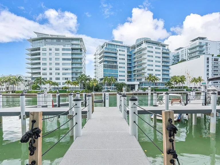 6000 Indian Creek Dr #8B — Photo 33