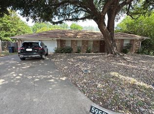 5950 Ashford Ct, Fort Worth, TX 76133