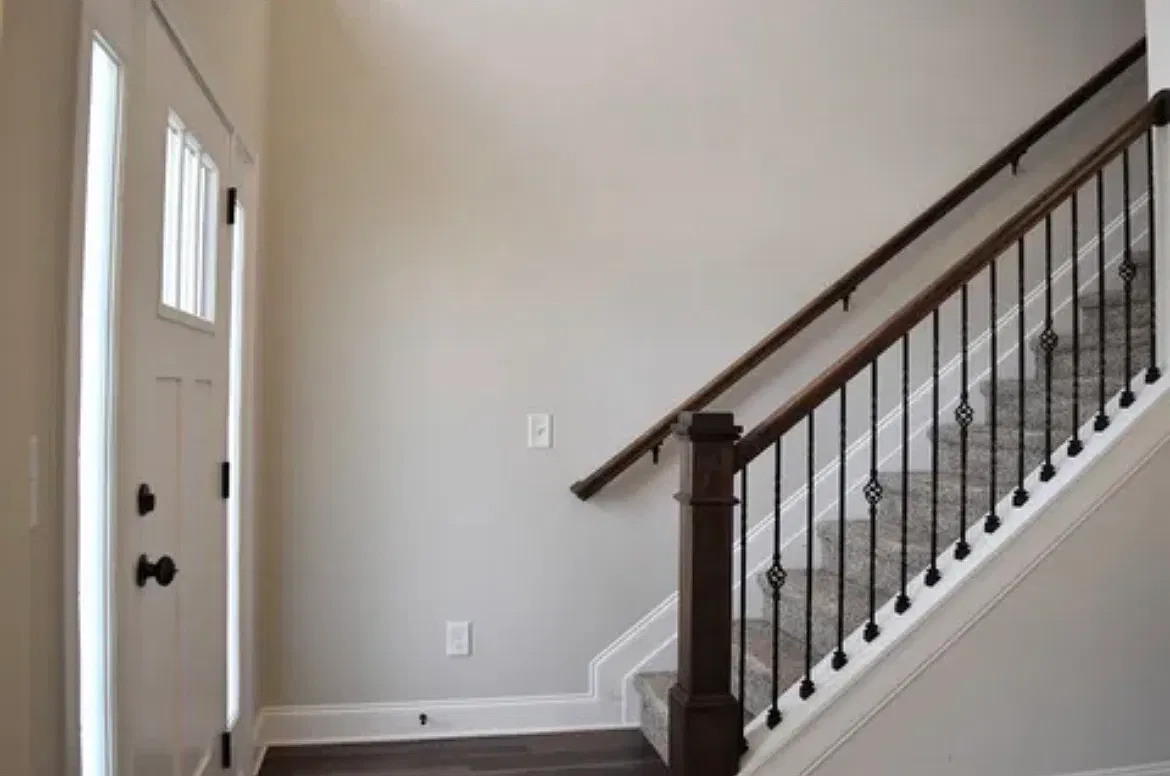 5 bed, 2608 sqft, $2,350 — Photo 3