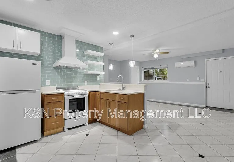 8 E 33rd St #B — Photo 5