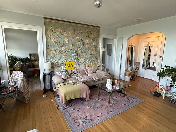 2nd image of 405 Beacon St APT 15