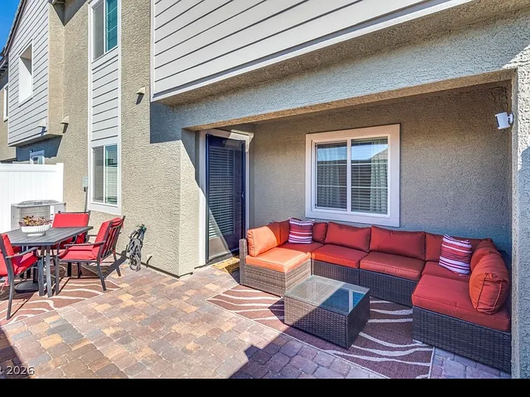 9493 Sky Pointe Dr — Photo 15